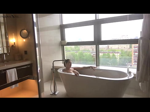 ❤️ Une énorme nana se branlant passionnément la chatte dans la salle de bains ❤❌ Porno juste at fr.123sex.ru ❤
